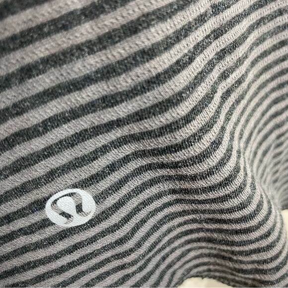 Lululemon Gray Stripe / Gray Knit Reversible Long Sleeve Top Sm - Picture 4 of 9